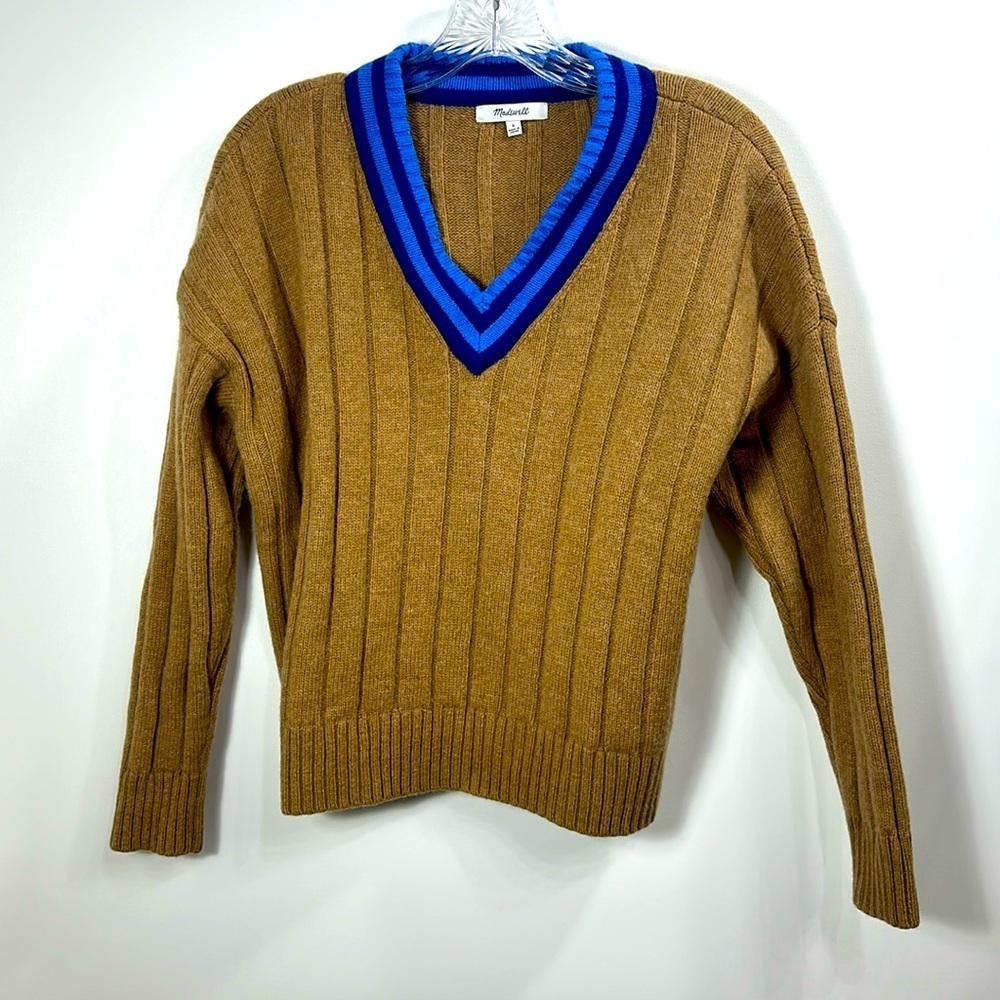 Brown V-Neck Ribbed Sweater with Blue Trim